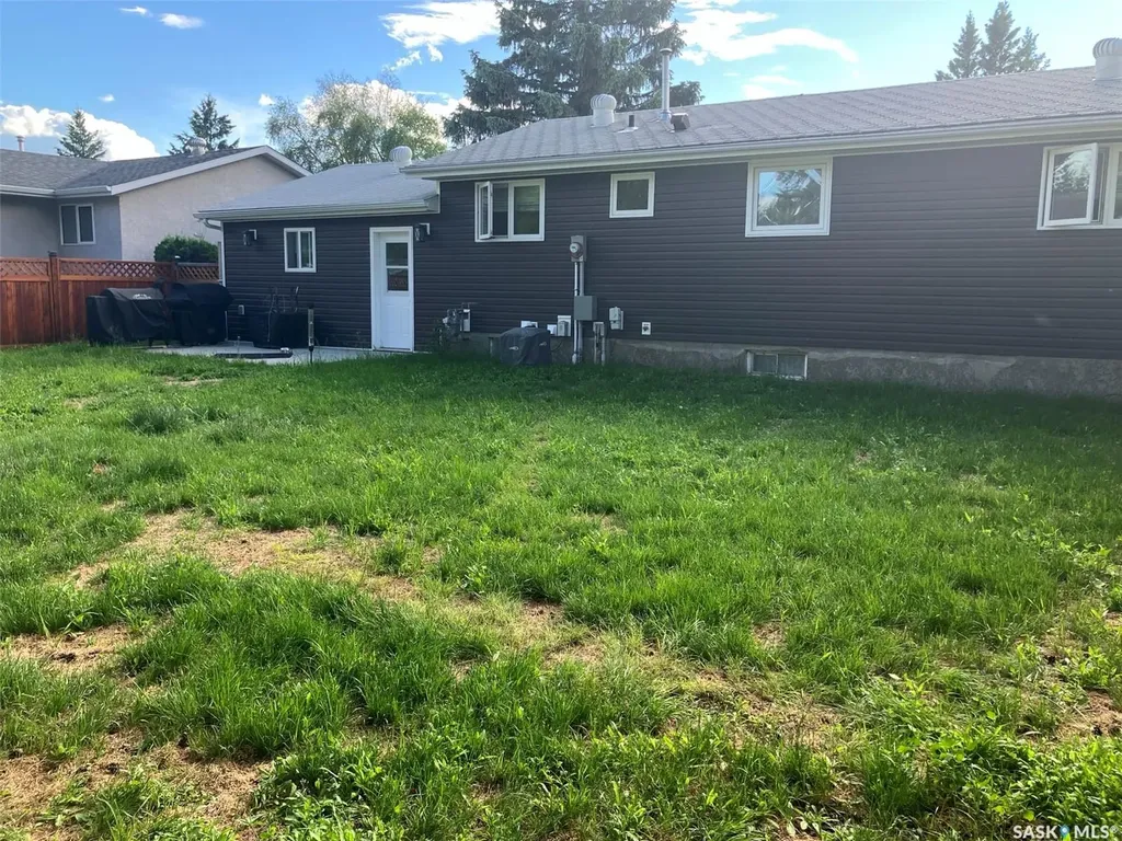 1107 Centre Street Nipawin SK S0E 1E0