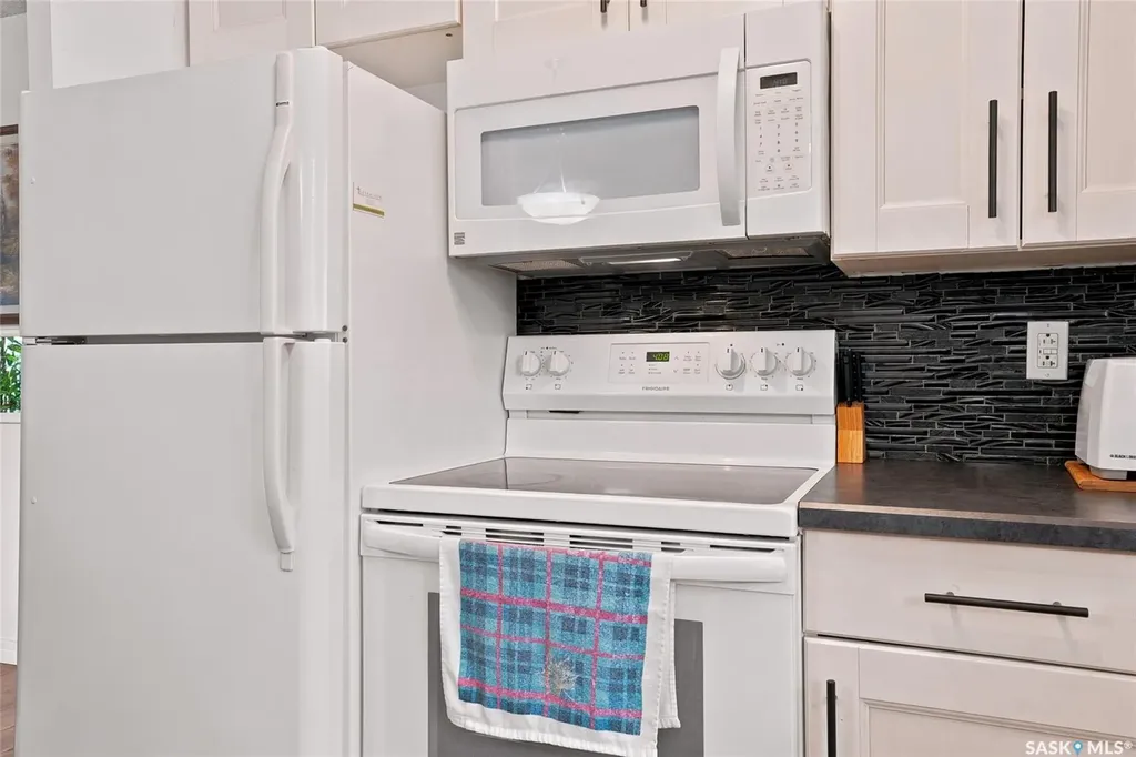 242 Haviland Crescent Saskatoon SK S7L 5A7