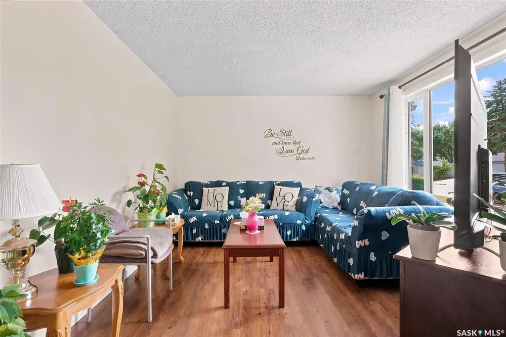 242 Haviland Crescent Saskatoon SK S7L 5A7