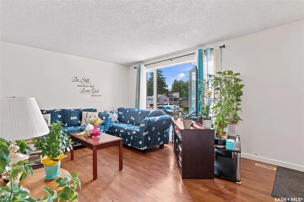 242 Haviland Crescent Saskatoon SK S7L 5A7