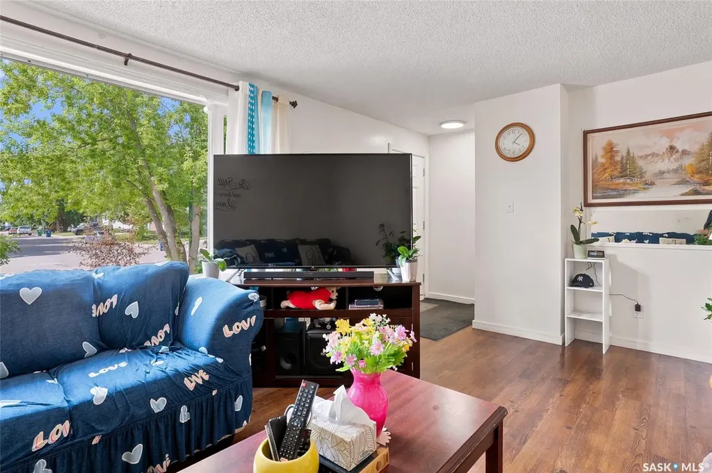 242 Haviland Crescent Saskatoon SK S7L 5A7