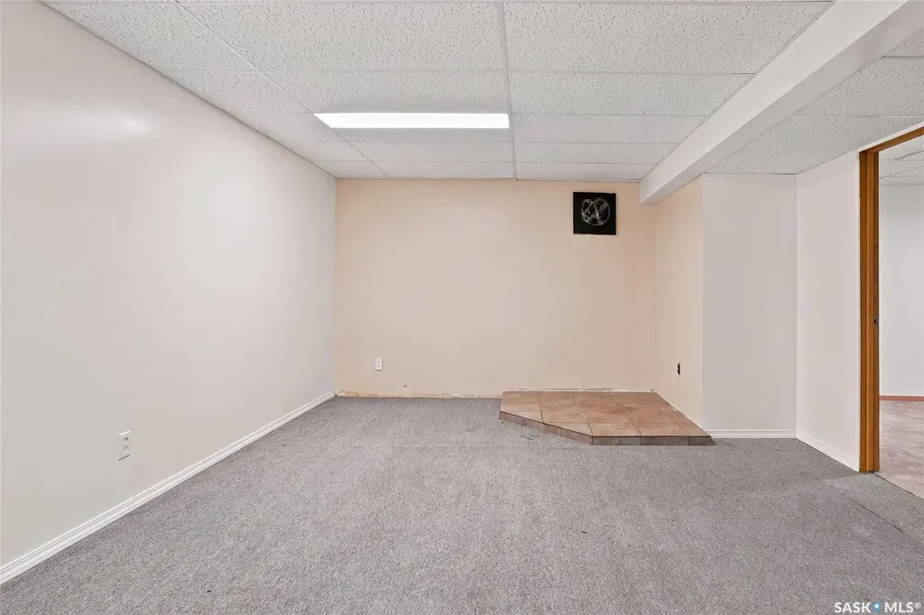 242 Haviland Crescent Saskatoon SK S7L 5A7