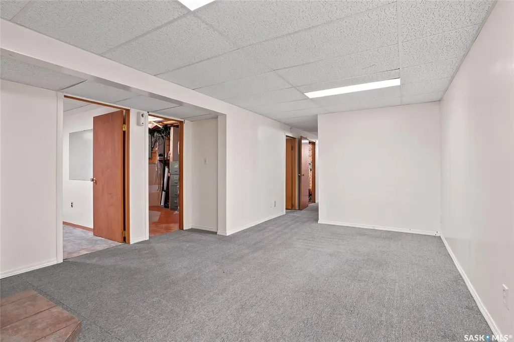 242 Haviland Crescent Saskatoon SK S7L 5A7