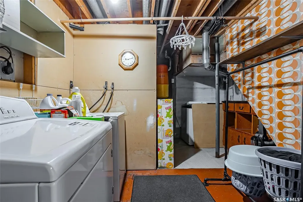 242 Haviland Crescent Saskatoon SK S7L 5A7