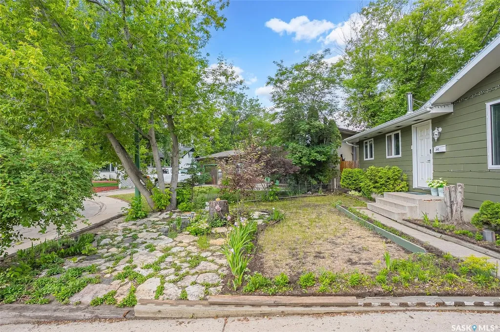 242 Haviland Crescent Saskatoon SK S7L 5A7