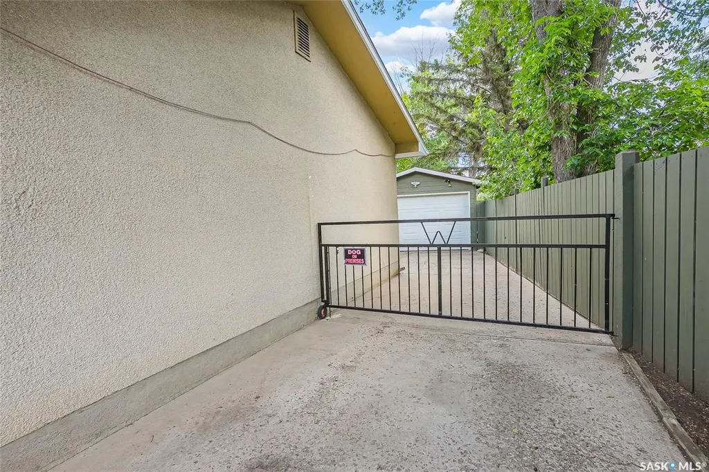 242 Haviland Crescent Saskatoon SK S7L 5A7