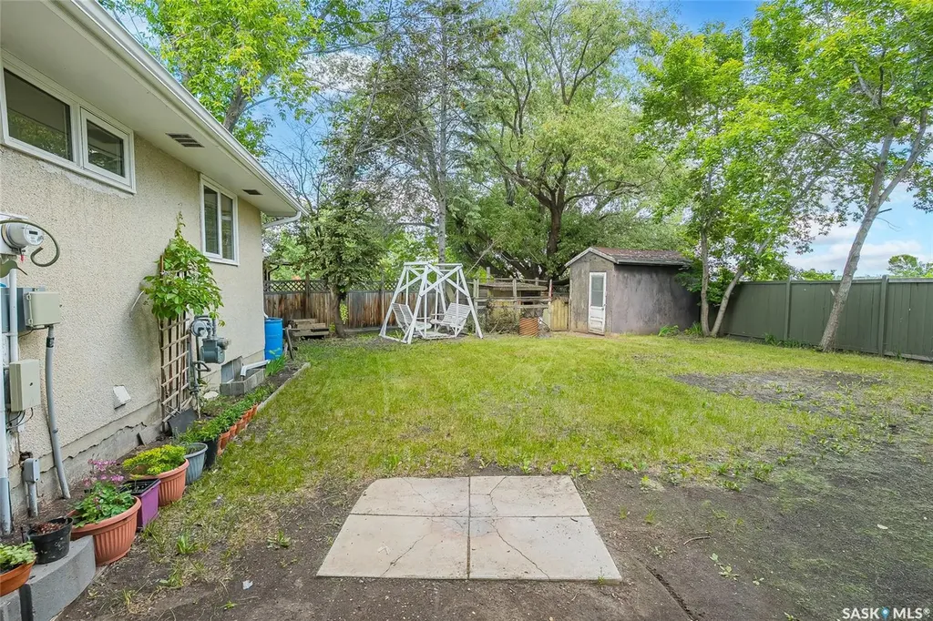 242 Haviland Crescent Saskatoon SK S7L 5A7