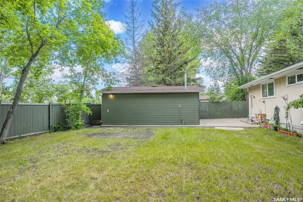 242 Haviland Crescent Saskatoon SK S7L 5A7