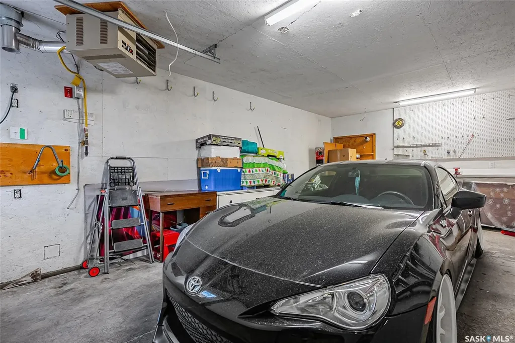 242 Haviland Crescent Saskatoon SK S7L 5A7