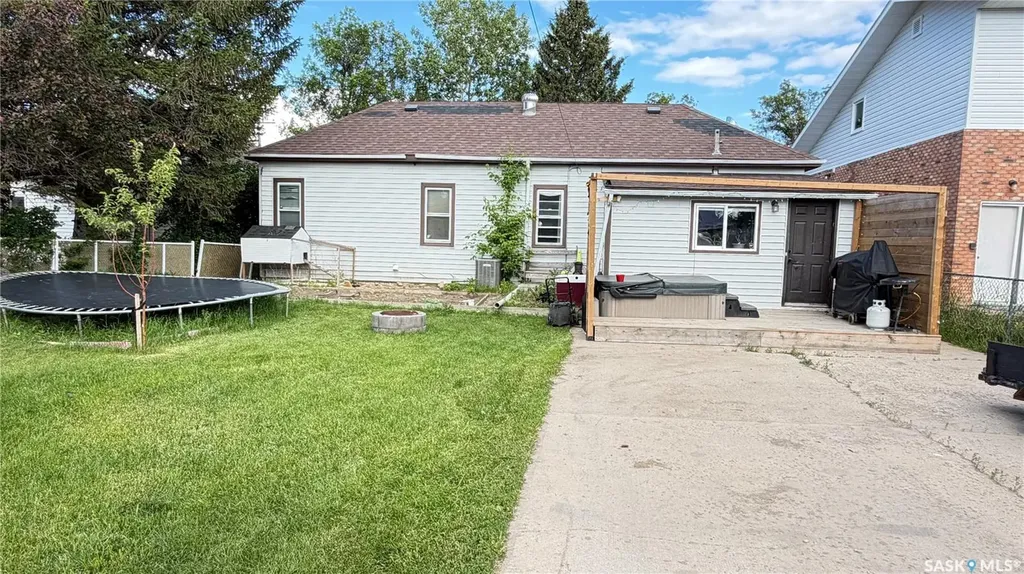 103 Walsh Street Maple Creek SK S0N 1N0