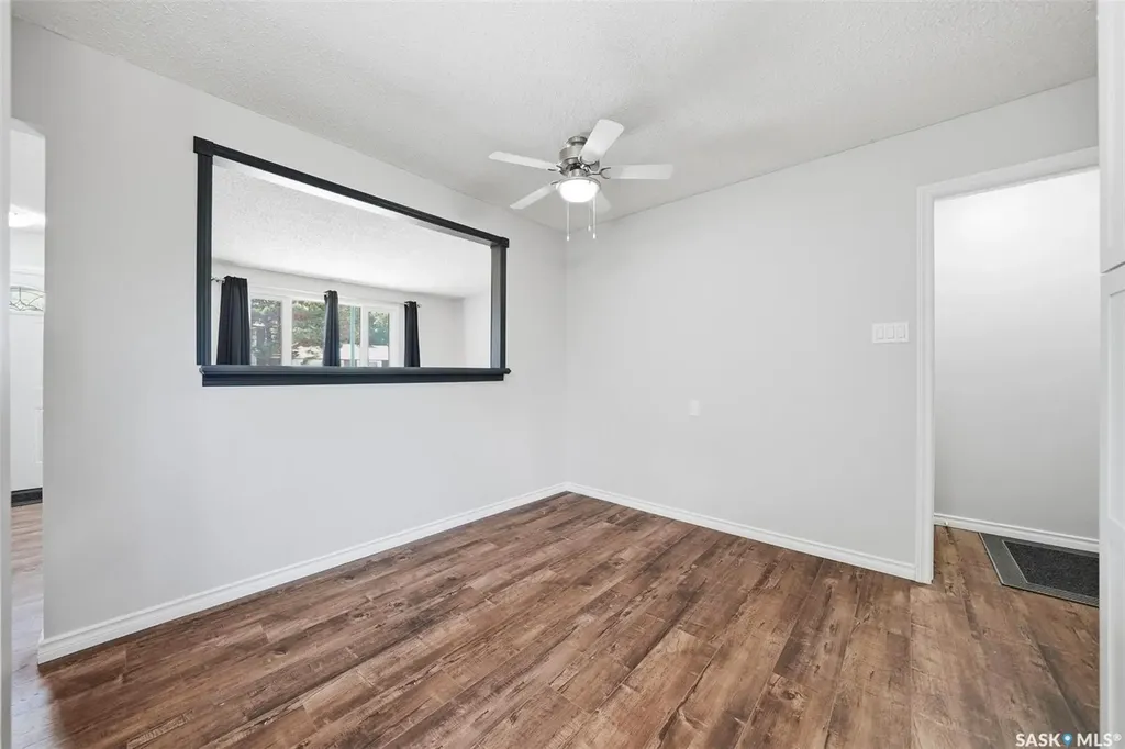 106 Sclandens Place Saskatoon SK S7M 4C4