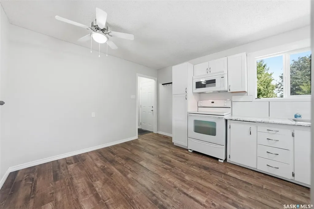 106 Sclandens Place Saskatoon SK S7M 4C4