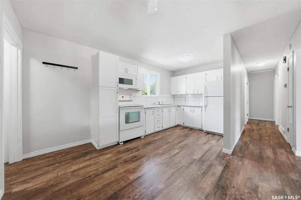 106 Sclandens Place Saskatoon SK S7M 4C4