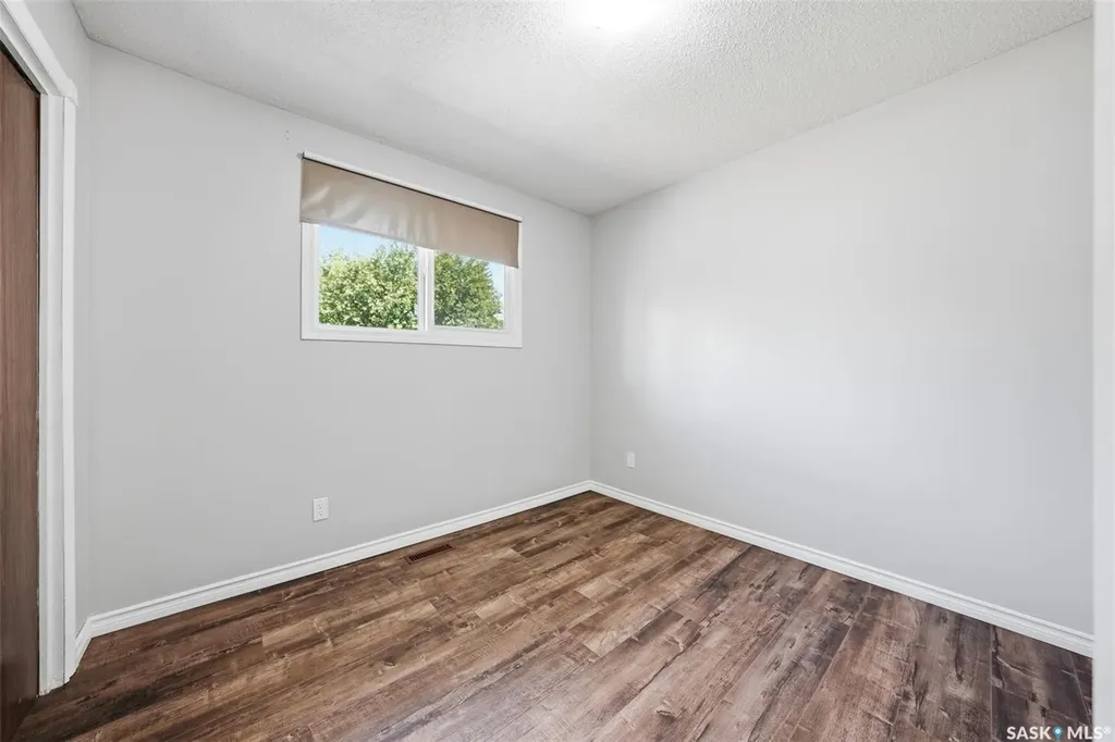 106 Sclandens Place Saskatoon SK S7M 4C4