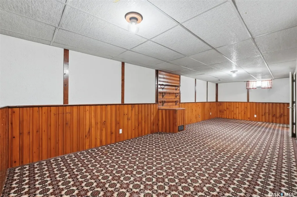 106 Sclandens Place Saskatoon SK S7M 4C4