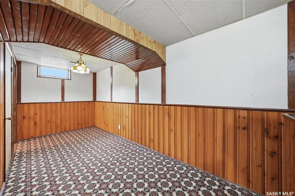 106 Sclandens Place Saskatoon SK S7M 4C4