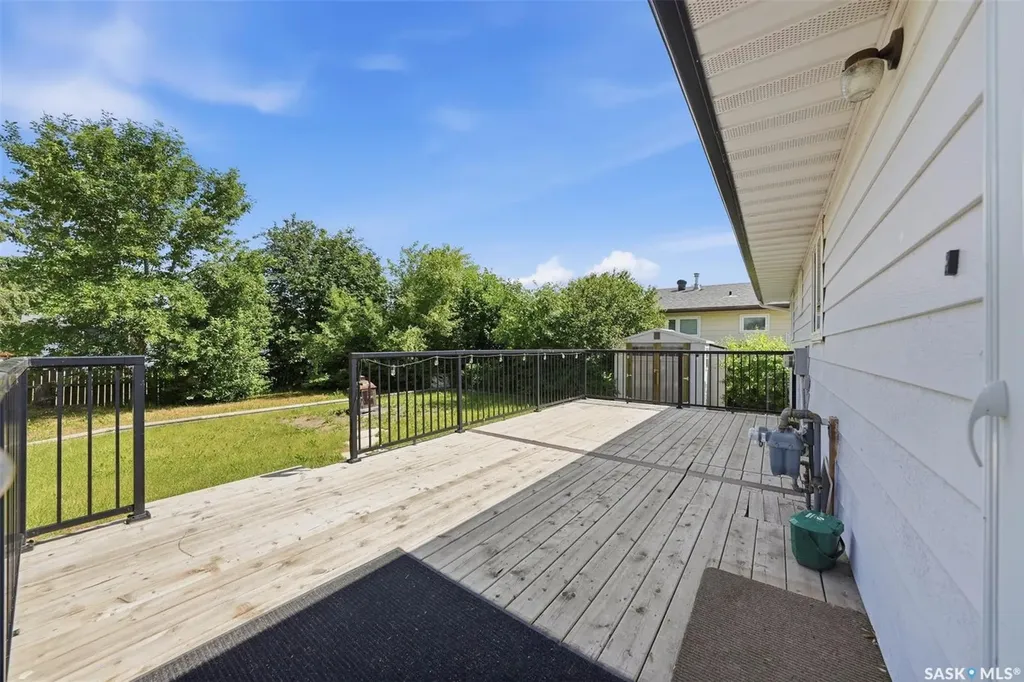106 Sclandens Place Saskatoon SK S7M 4C4