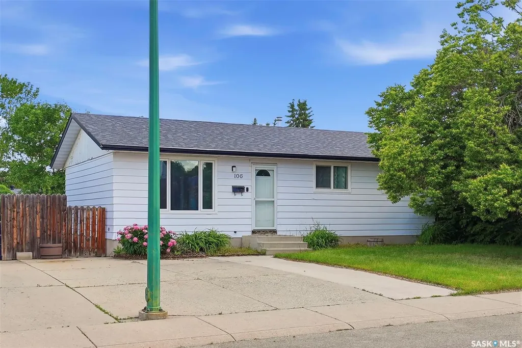 106 Sclandens Place Saskatoon SK S7M 4C4
