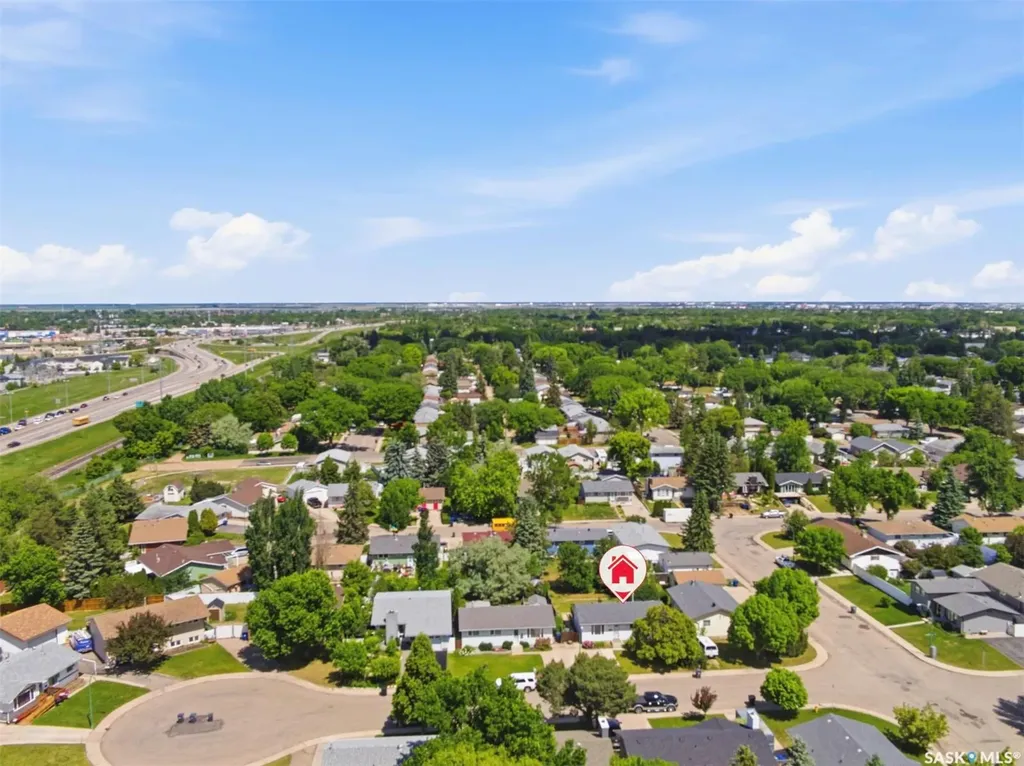 106 Sclandens Place Saskatoon SK S7M 4C4