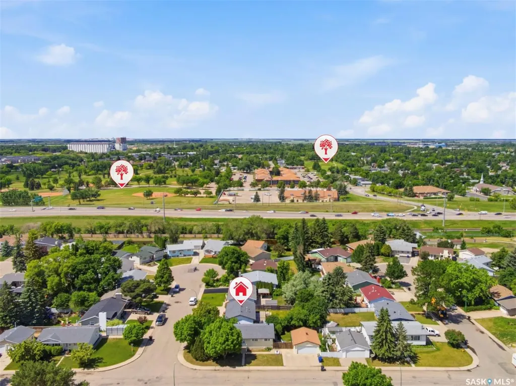 106 Sclandens Place Saskatoon SK S7M 4C4