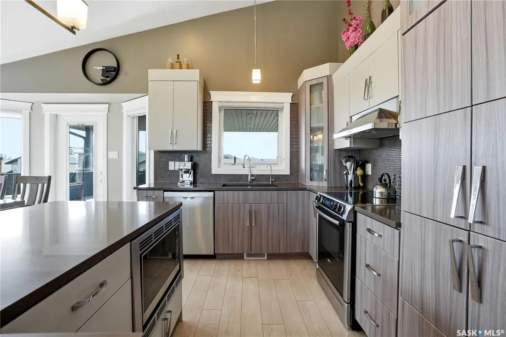 212 Glenwood Terrace Martensville SK S0K 0A2