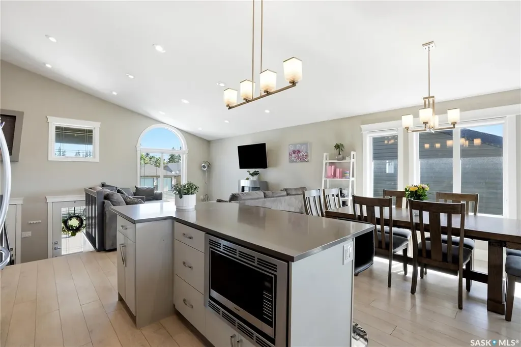 212 Glenwood Terrace Martensville SK S0K 0A2