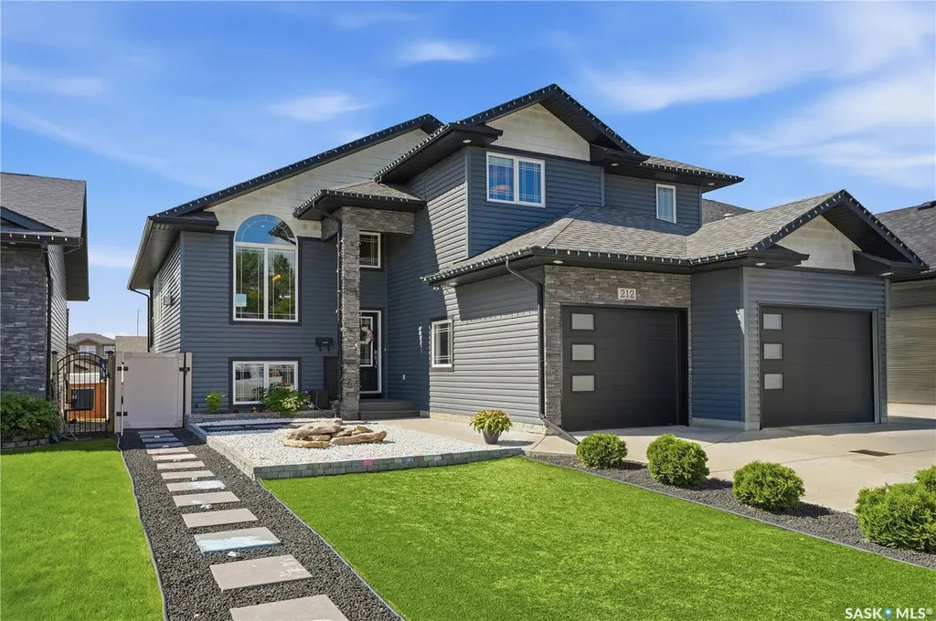 212 Glenwood Terrace Martensville SK S0K 0A2