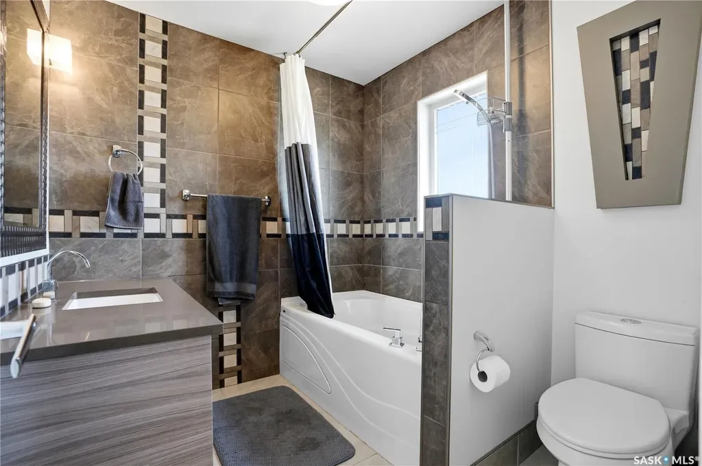 212 Glenwood Terrace Martensville SK S0K 0A2