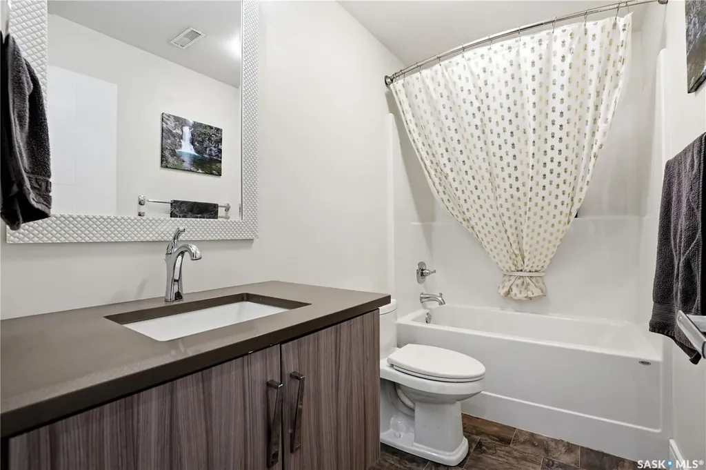 212 Glenwood Terrace Martensville SK S0K 0A2