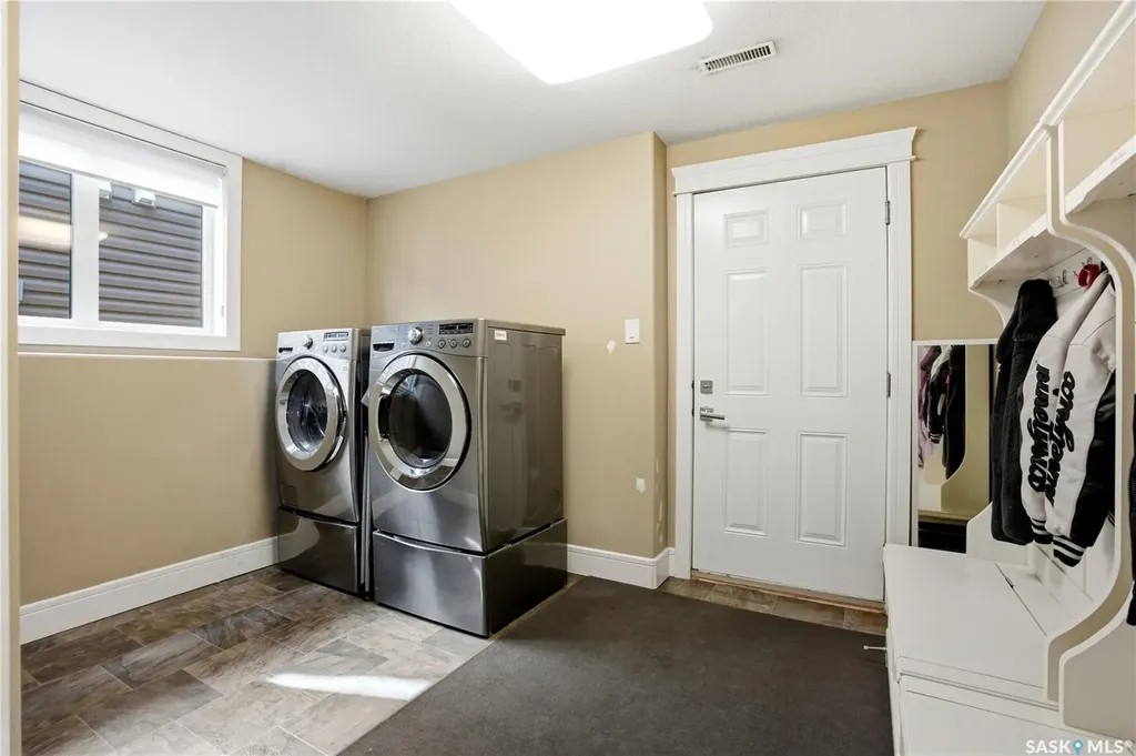 212 Glenwood Terrace Martensville SK S0K 0A2