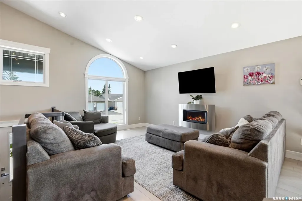 212 Glenwood Terrace Martensville SK S0K 0A2