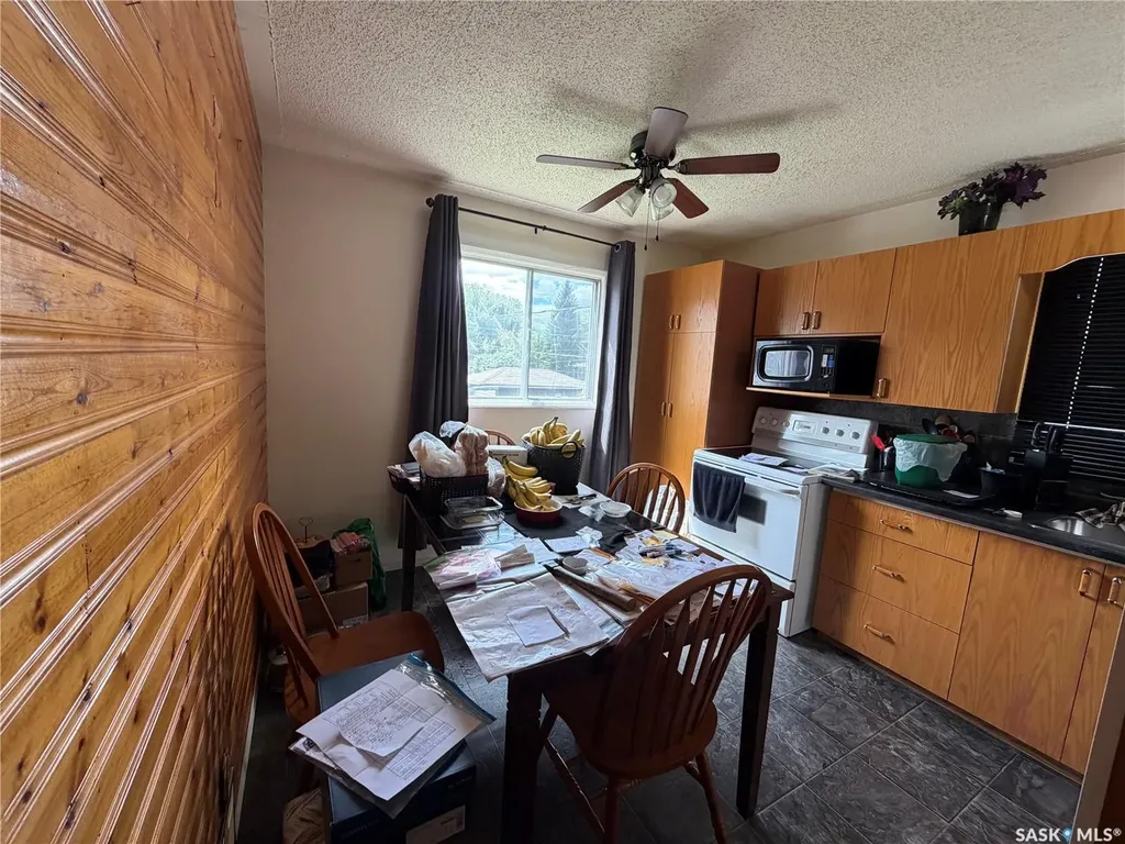 939 J Avenue N Saskatoon SK S7L 2L1