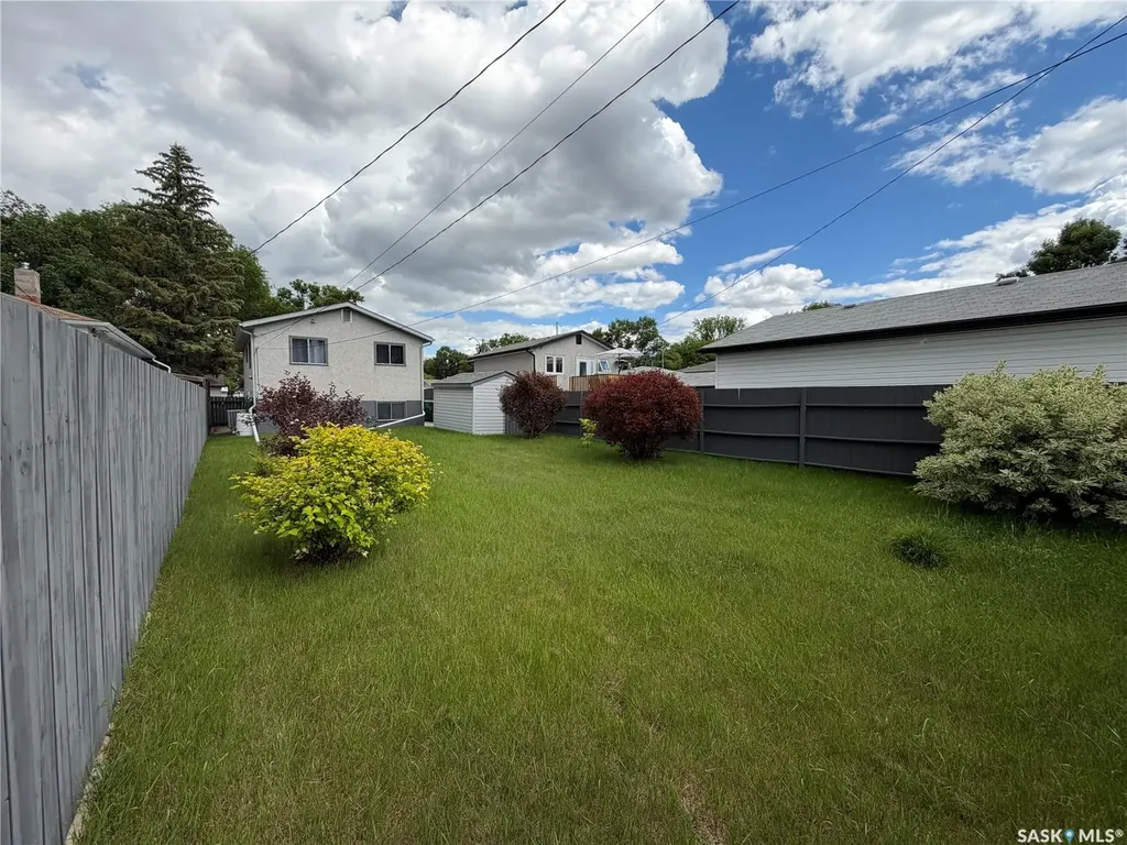 939 J Avenue N Saskatoon SK S7L 2L1