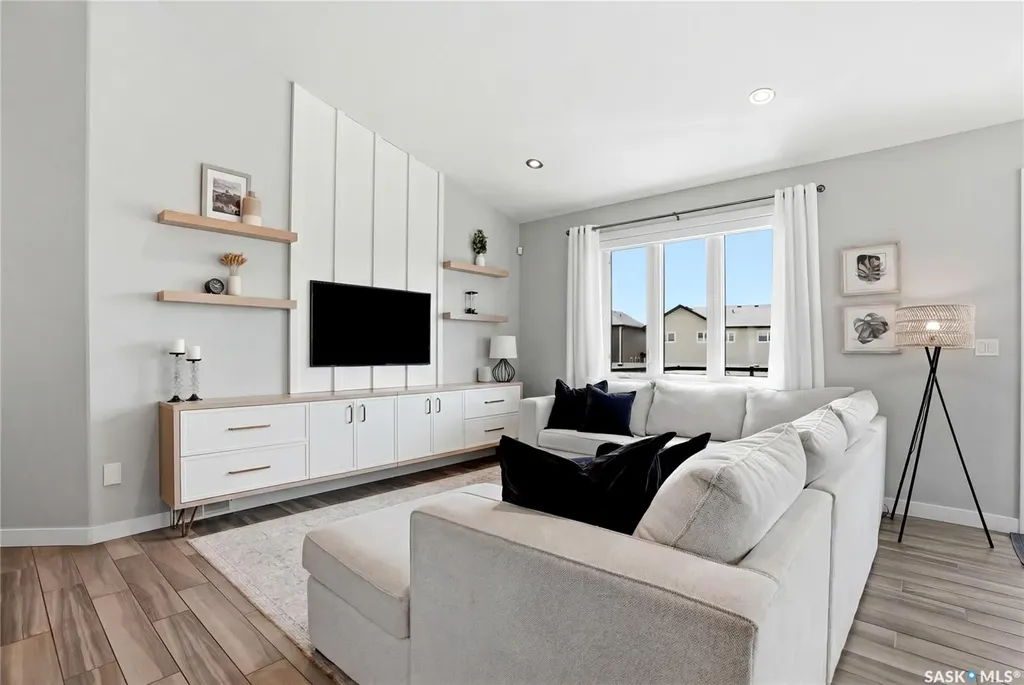 130 Sinclair Crescent Saskatoon SK S7V 0A4