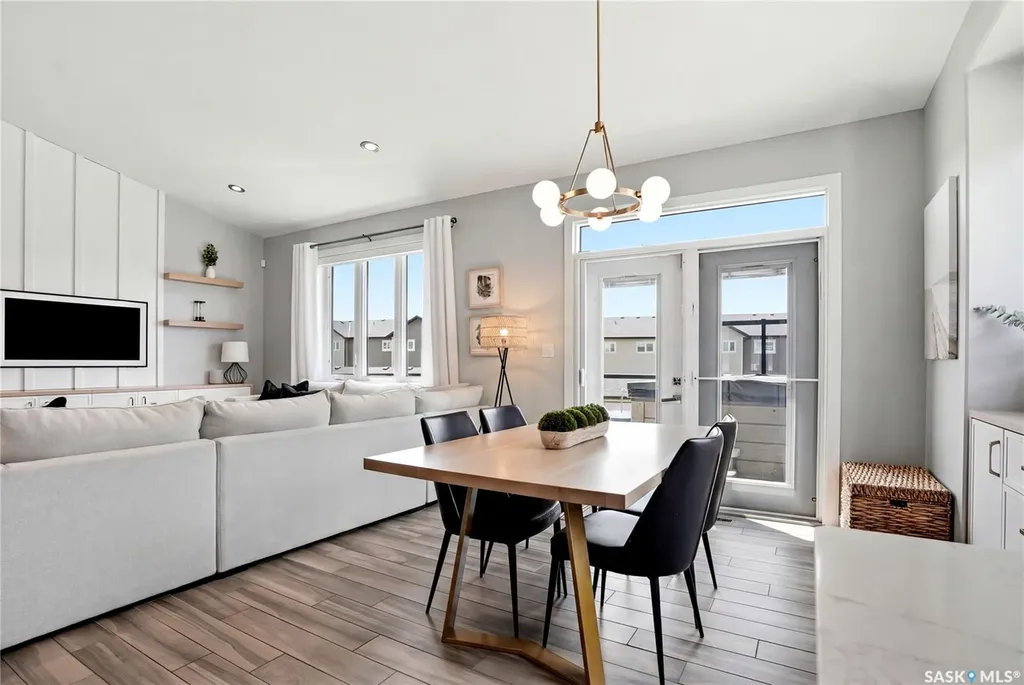 130 Sinclair Crescent Saskatoon SK S7V 0A4