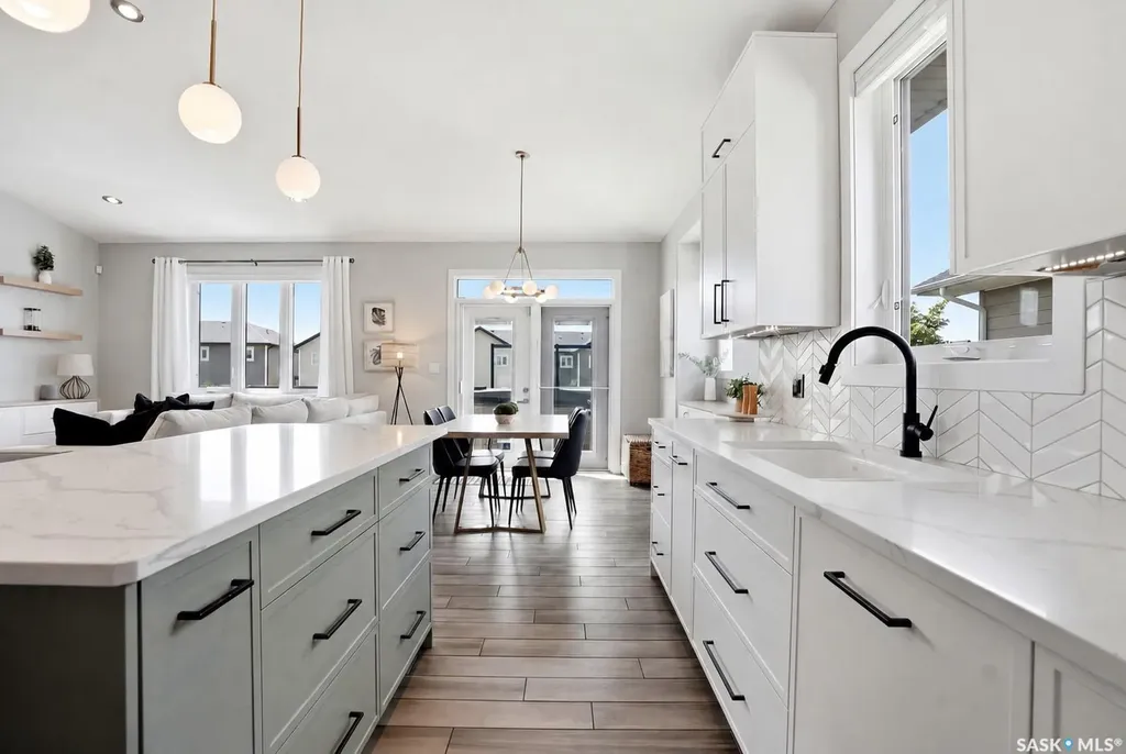 130 Sinclair Crescent Saskatoon SK S7V 0A4