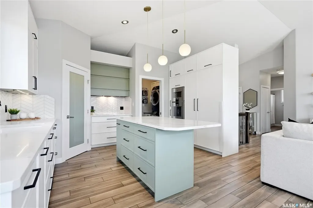 130 Sinclair Crescent Saskatoon SK S7V 0A4