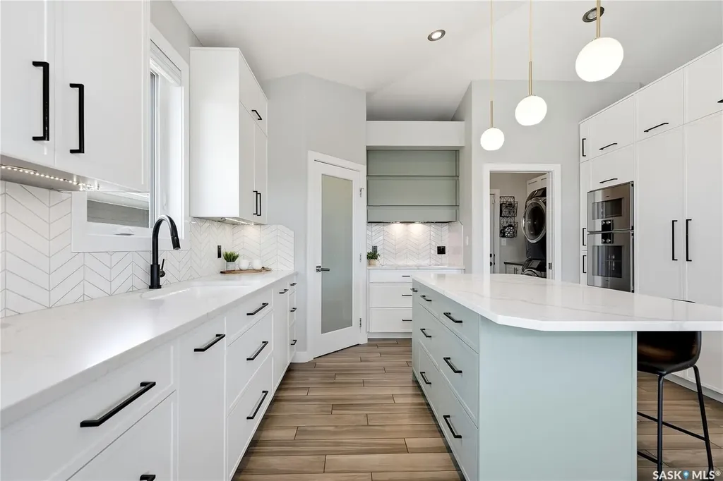 130 Sinclair Crescent Saskatoon SK S7V 0A4