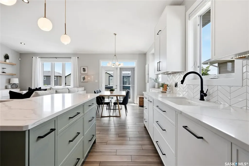 130 Sinclair Crescent Saskatoon SK S7V 0A4