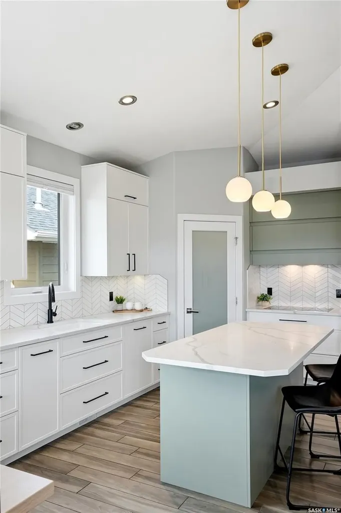 130 Sinclair Crescent Saskatoon SK S7V 0A4