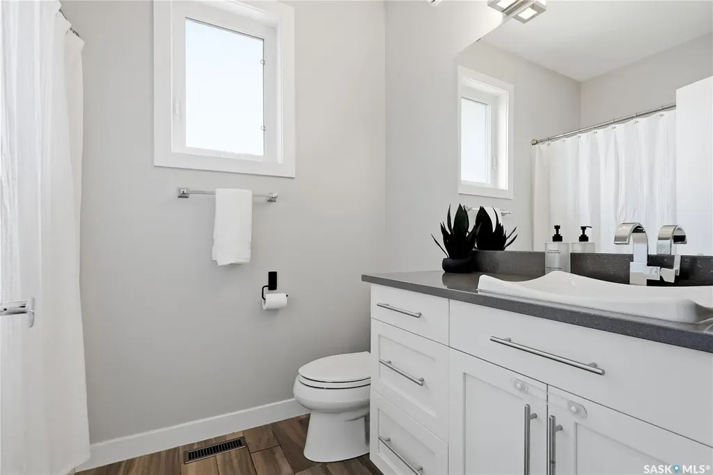 130 Sinclair Crescent Saskatoon SK S7V 0A4