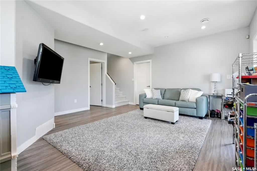 130 Sinclair Crescent Saskatoon SK S7V 0A4