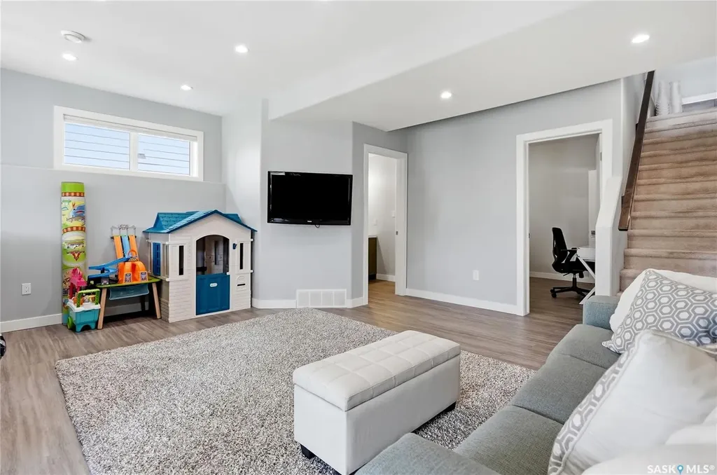 130 Sinclair Crescent Saskatoon SK S7V 0A4