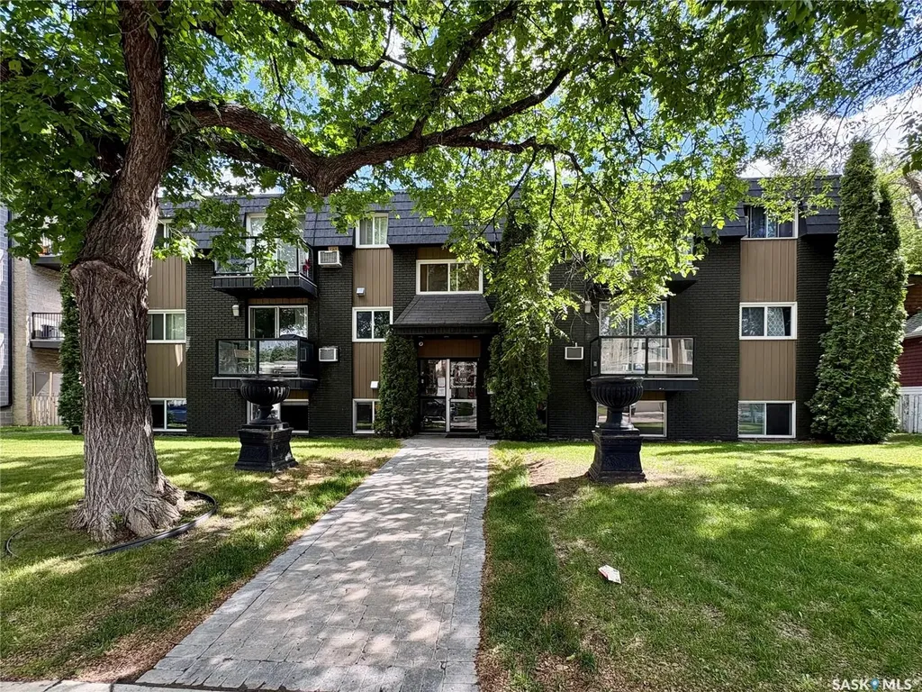 920 9th Street E Saskatoon SK S7H 0N1