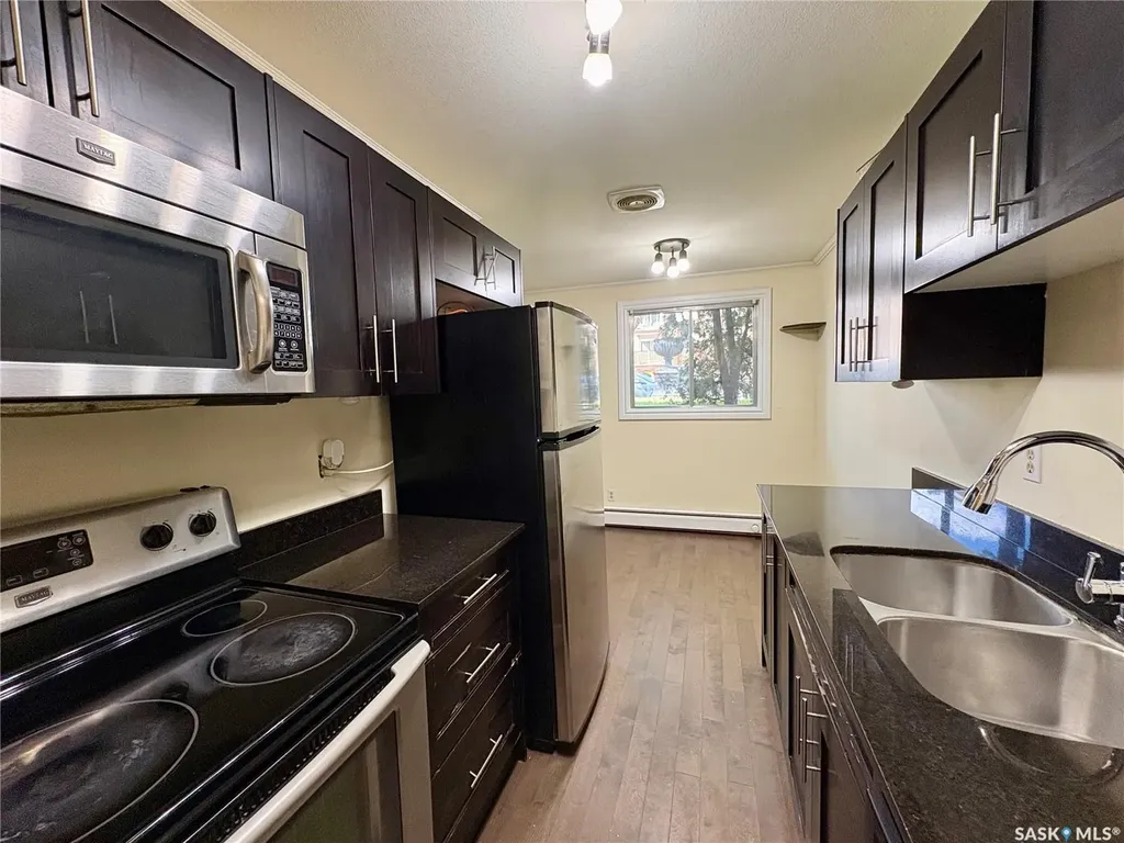 920 9th Street E Saskatoon SK S7H 0N1