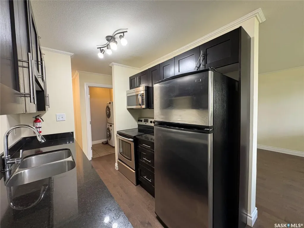 920 9th Street E Saskatoon SK S7H 0N1