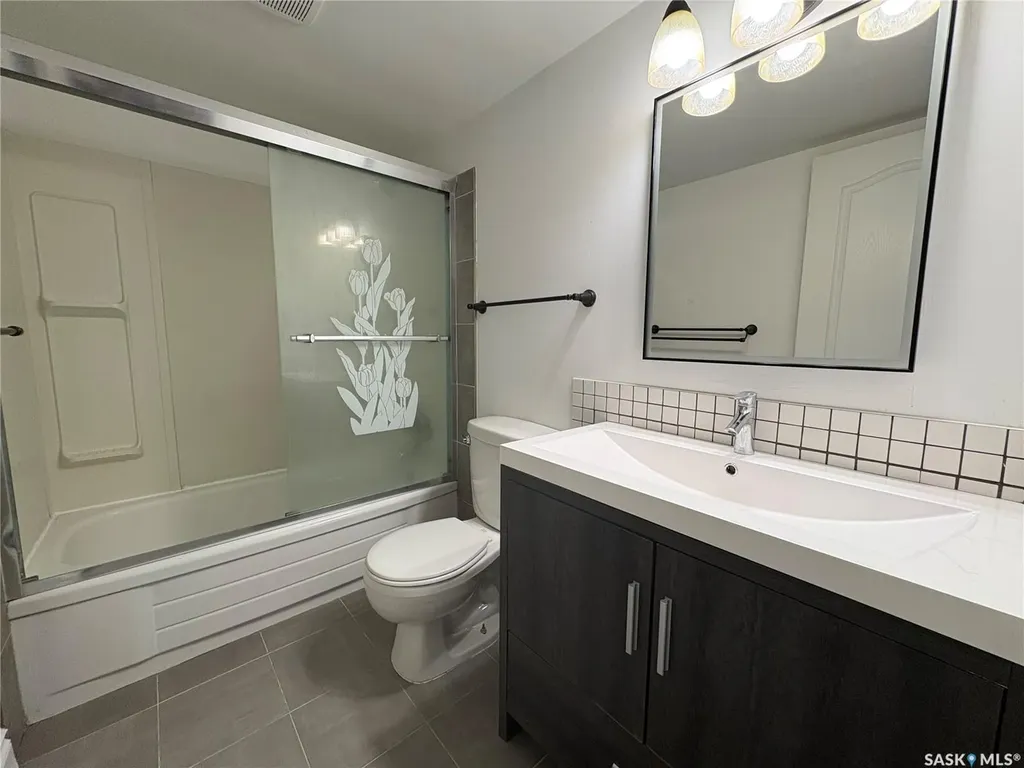 920 9th Street E Saskatoon SK S7H 0N1
