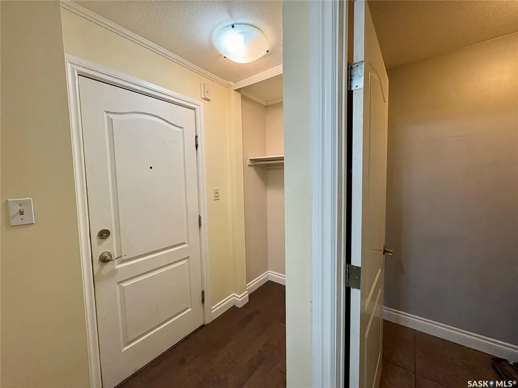 920 9th Street E Saskatoon SK S7H 0N1