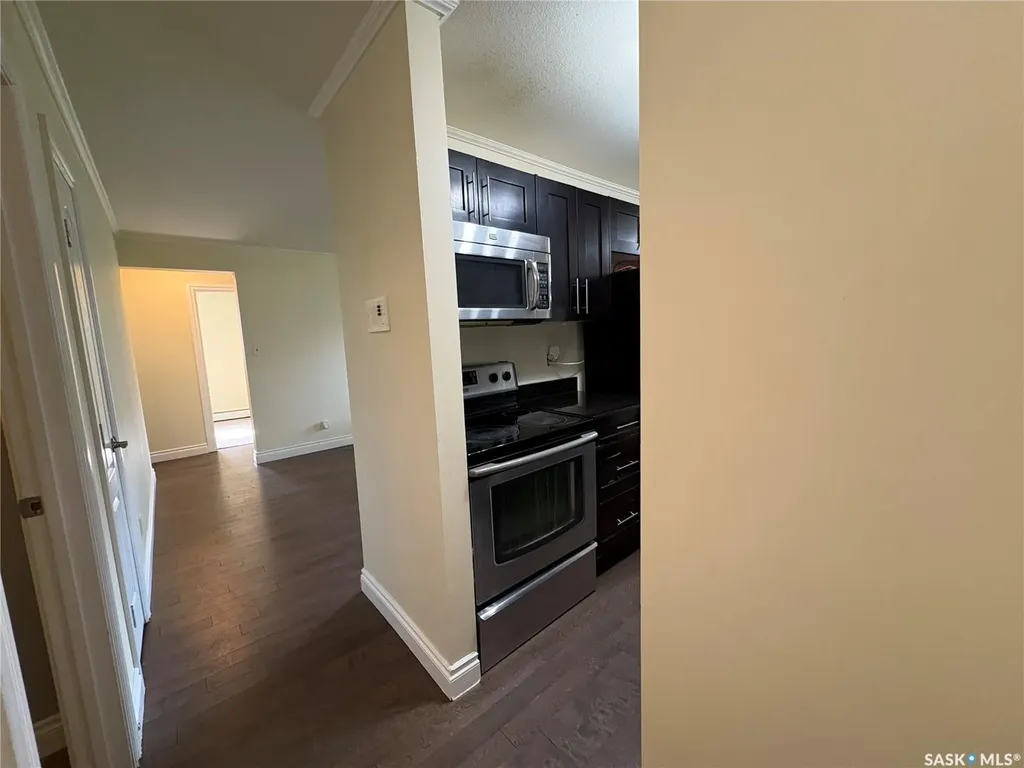 920 9th Street E Saskatoon SK S7H 0N1