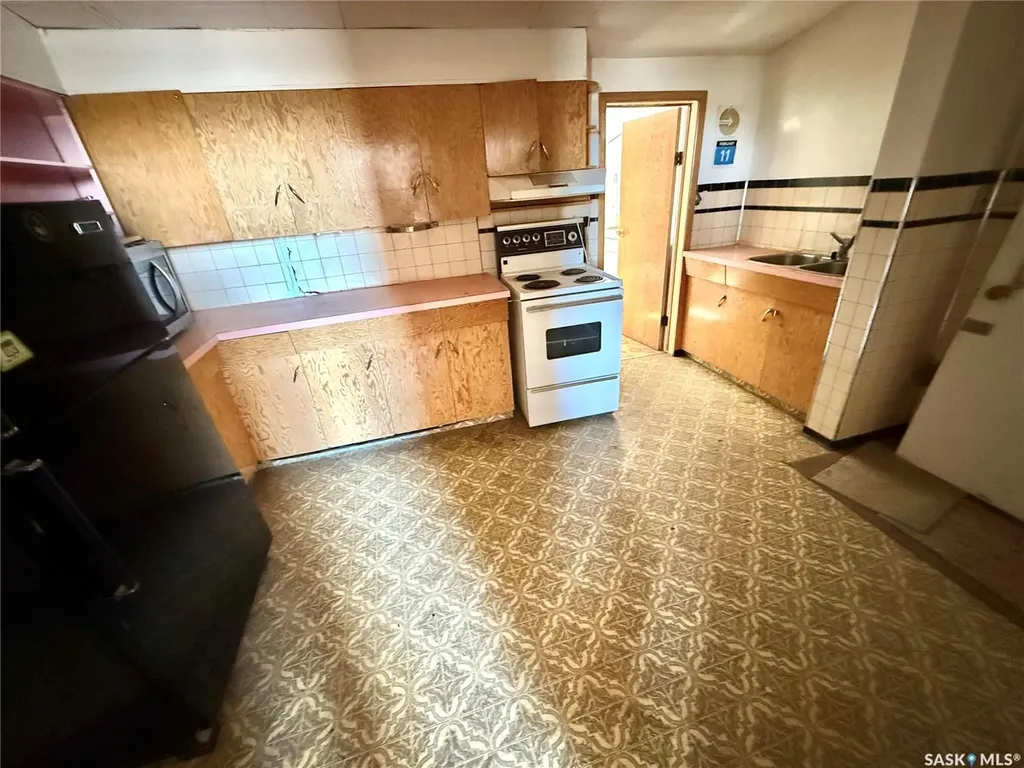 300 Railway Avenue E North Battleford SK S9A 3C8